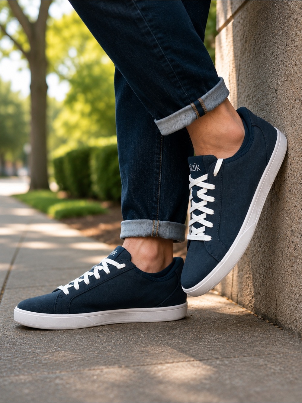 Kizik Hands Free Slip On Sneakers Men’s 7.5 Women’s 9 Navy Casual Shoes